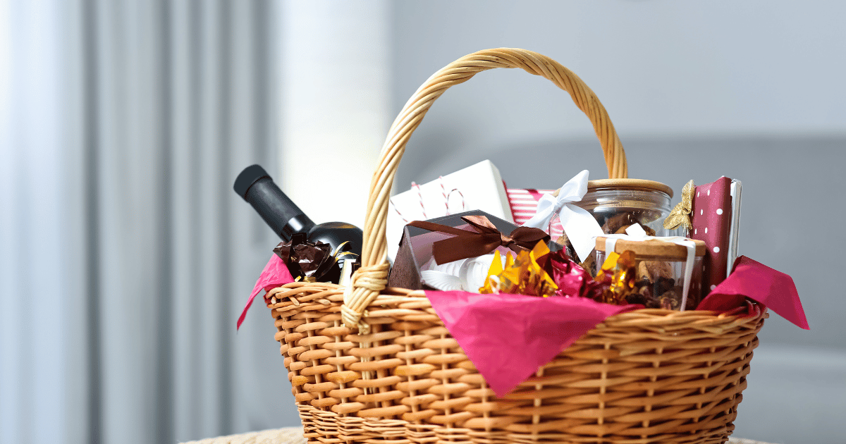 What Should I Put in a Joyful Christmas Hamper in 2024?
